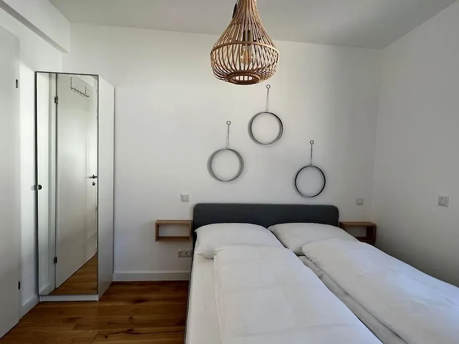 Modern Studio Gardenia_Gartenwohnung Alte Donau Vienna Austria